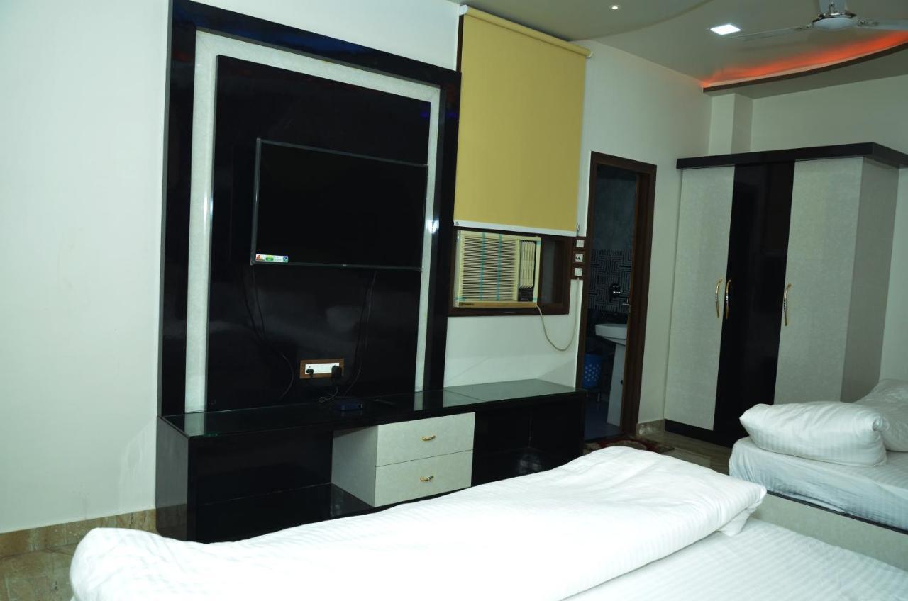Hotel Paradise Inn Auraiya Luaran gambar