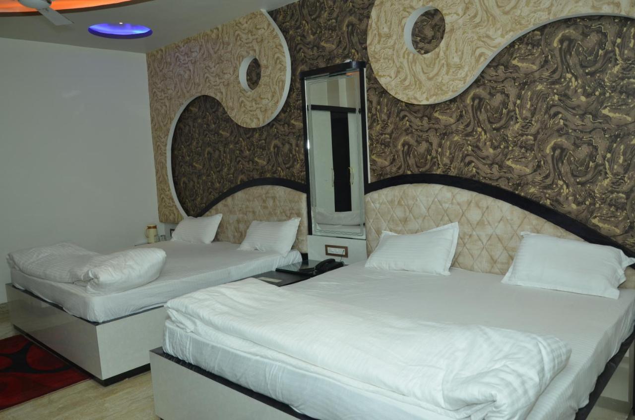 Hotel Paradise Inn Auraiya Luaran gambar