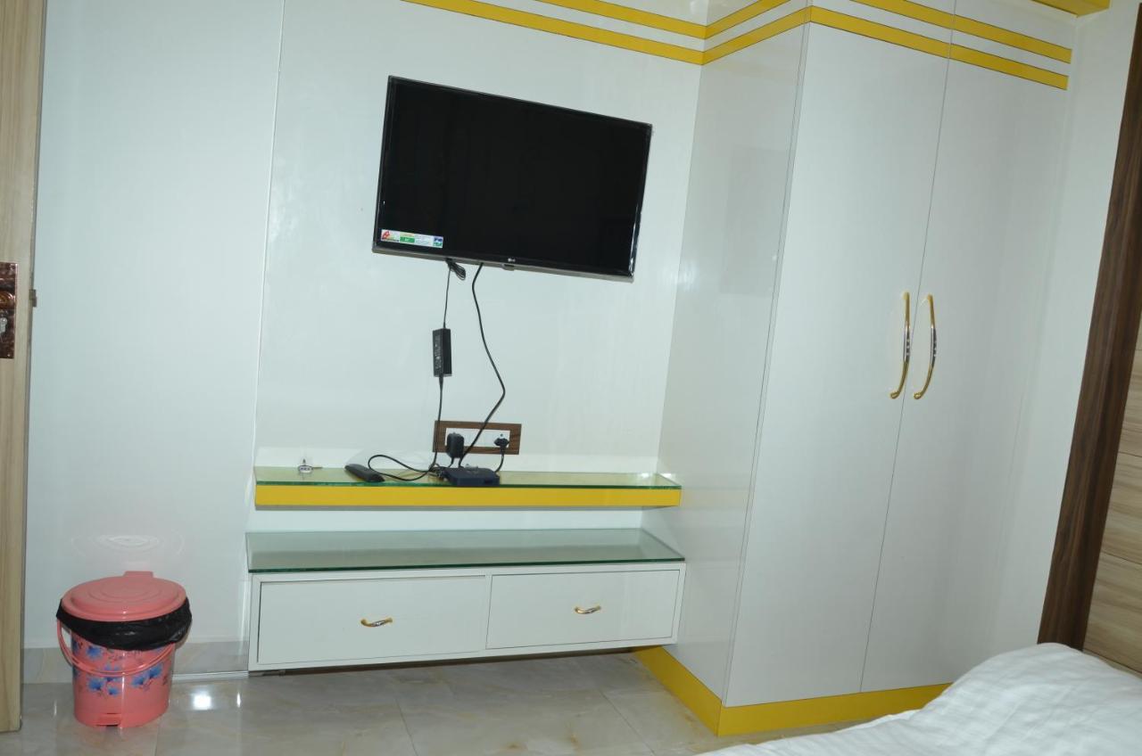 Hotel Paradise Inn Auraiya Luaran gambar