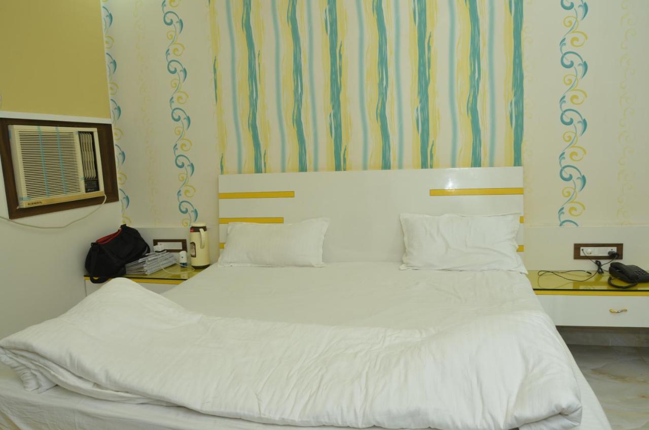 Hotel Paradise Inn Auraiya Luaran gambar