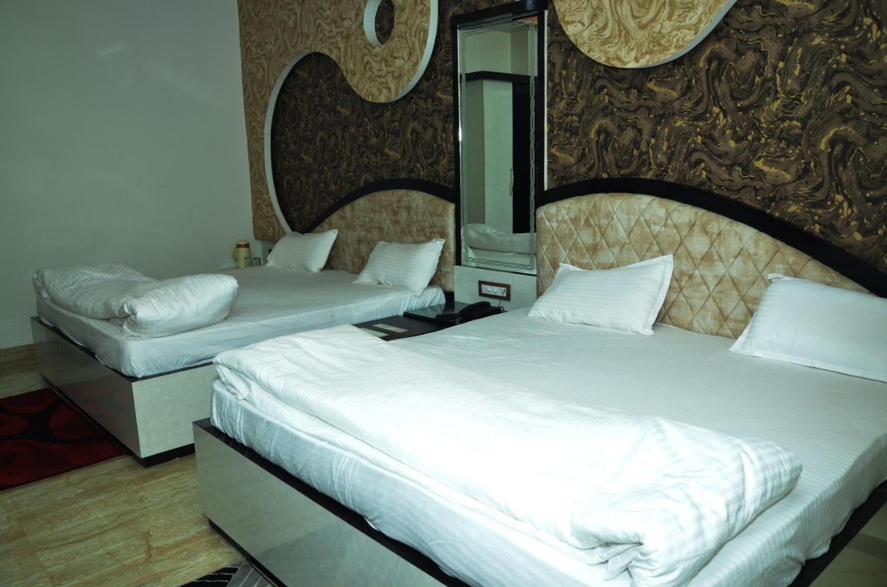 Hotel Paradise Inn Auraiya Luaran gambar